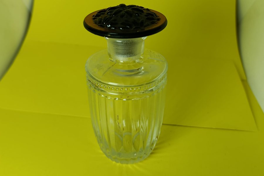 Valois, Valois : photo 1 d'un flacon de parfum ancien