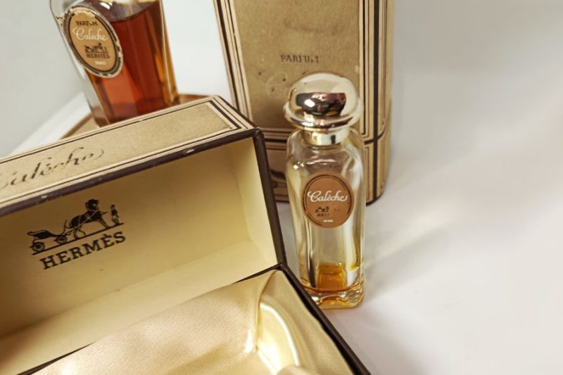 Lot de 2 flacons factices, Hermes : photo 5 d'un flacon de parfum ancien