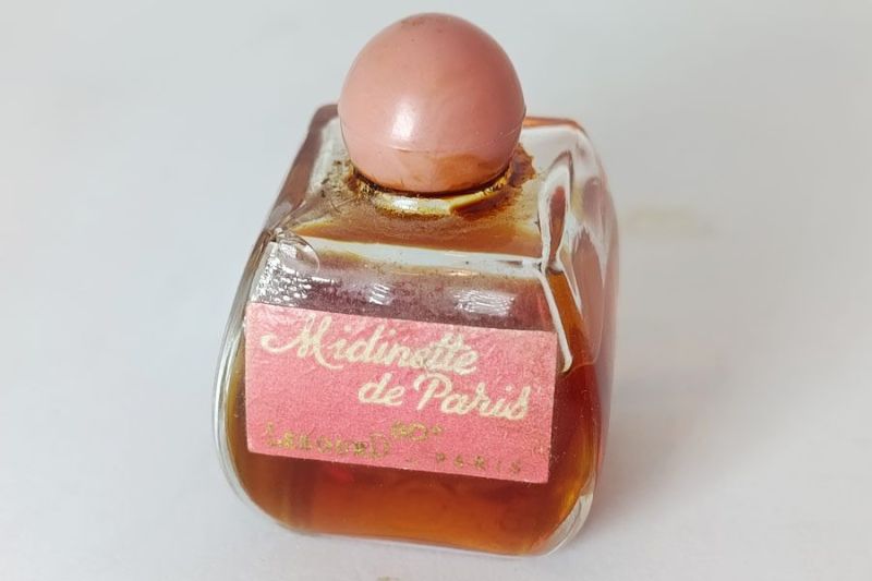 Midinette, Lesourd : photo 2 d'un flacon de parfum ancien