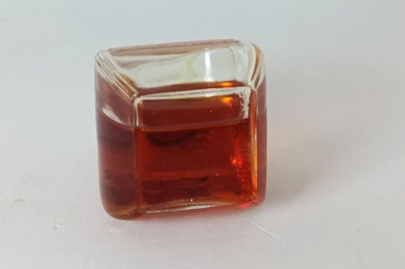 Midinette, Lesourd : photo 4 d'un flacon de parfum ancien
