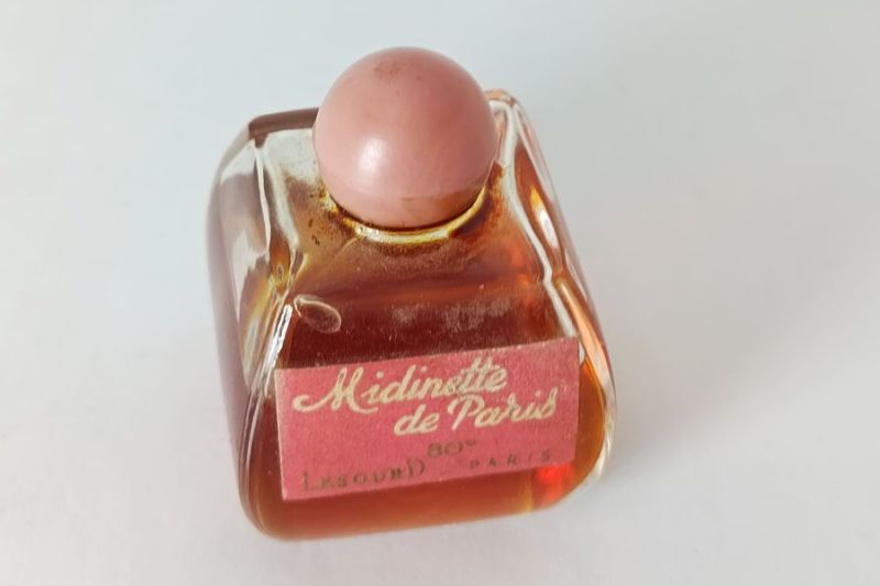 Midinette, Lesourd : photo 7 d'un flacon de parfum ancien