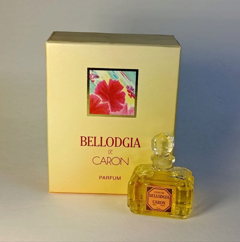 Bellodgia, Caron : photo 5 : Flacon authentique d’Extrait de Parfum Bellodgia de Caron dans son coffret d'origine. Cette fragrance florale et épicée mythique, centrée s…
