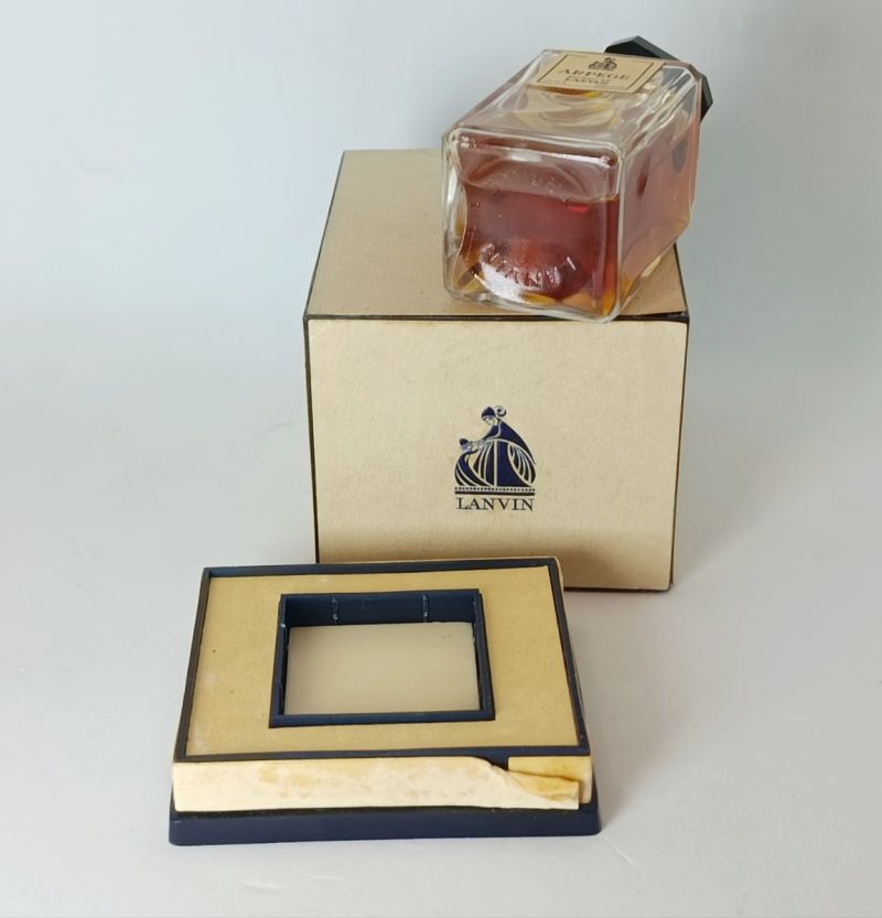 Flacon n° 48, Lanvin : photo 3 : flacon de parfum ancien
