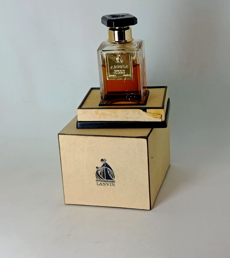 Flacon n° 48, Lanvin : photo 2 : flacon de parfum ancien
