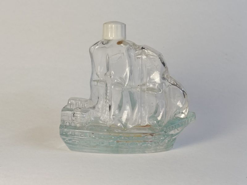 Flacon n° 45 : photo 2 : flacon de parfum ancien
