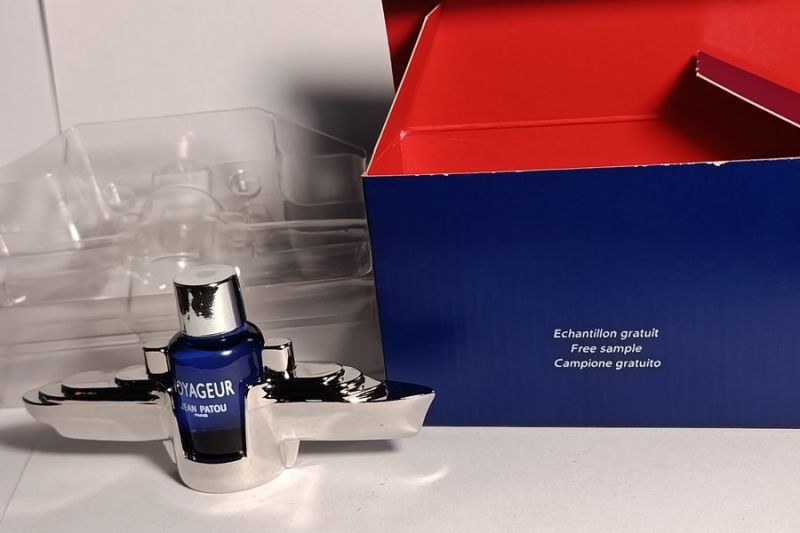 Voyageur, Jean Patou : photo 3 d'un flacon de parfum ancien