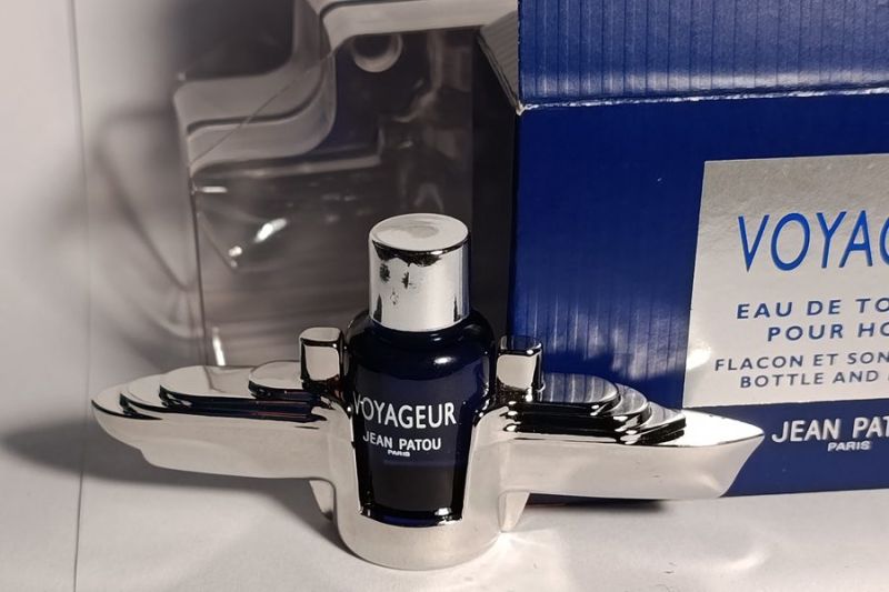 Voyageur, Jean Patou : photo 2 d'un flacon de parfum ancien