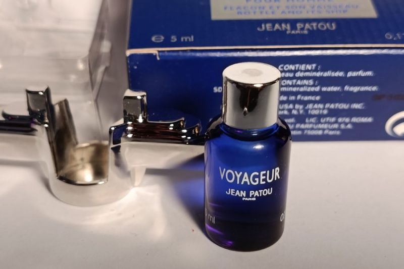 Voyageur, Jean Patou : photo 4 d'un flacon de parfum ancien