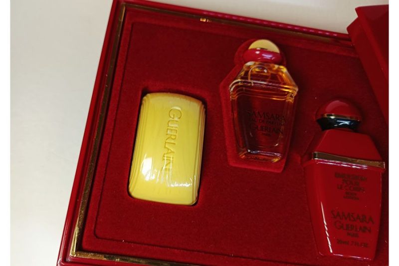 Samsara, Guerlain : photo 11 d'un flacon de parfum ancien