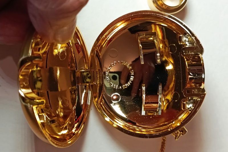 Flacon n° 24 : photo 5 d'un flacon de parfum ancien