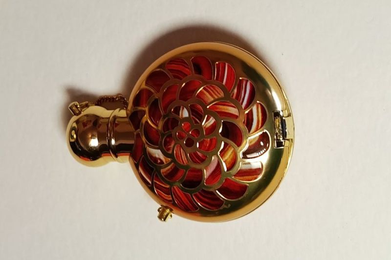 Flacon n° 24 : photo 3 d'un flacon de parfum ancien