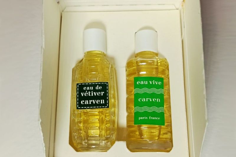 Flacon n° 25 : photo 4 d'un flacon de parfum ancien