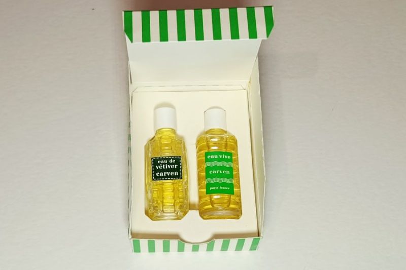 Flacon n° 25 : photo 3 d'un flacon de parfum ancien