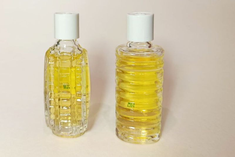 Flacon n° 25 : photo 7 d'un flacon de parfum ancien