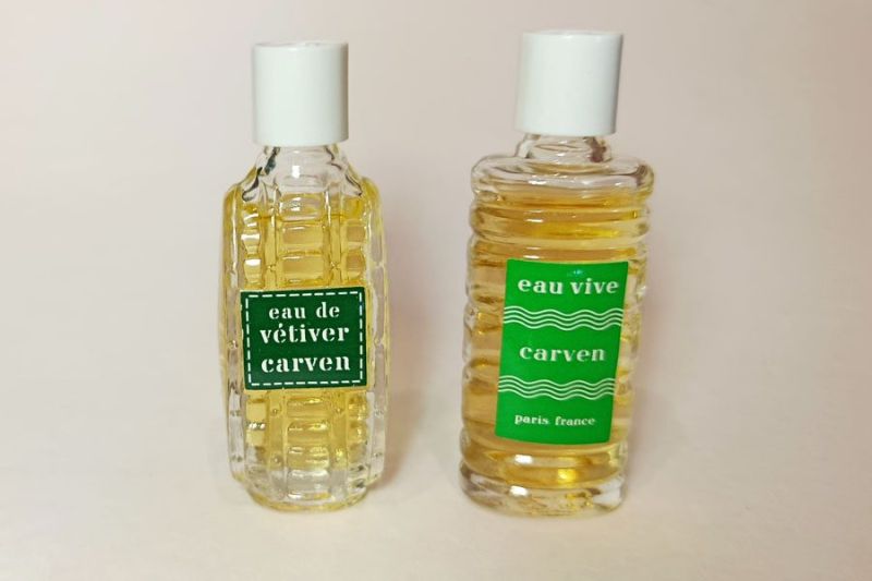 Flacon n° 25 : photo 6 d'un flacon de parfum ancien