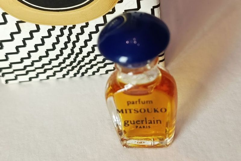 Mitsouko, Guerlain : photo 5 d'un flacon de parfum ancien